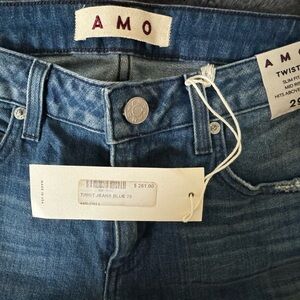 AMO Jeans